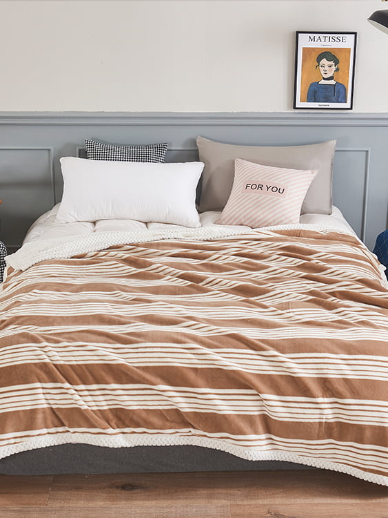 Chi Rong Yan Li Warm Milk Blanket
