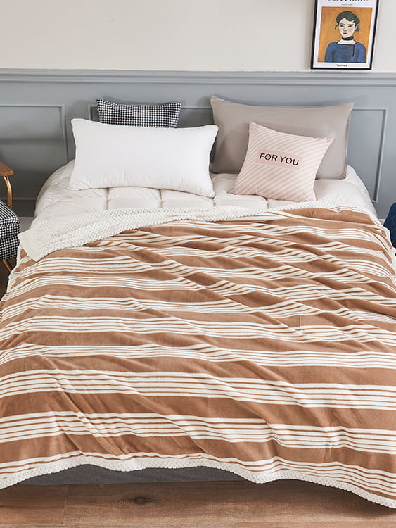 Chi Rong Yan Li Warm Milk Blanket
