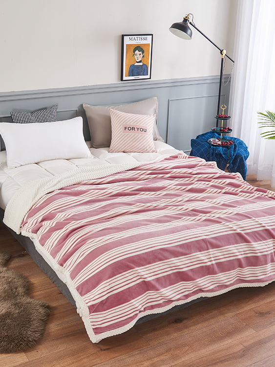 Chi Rong Yan Li Warm Milk Blanket