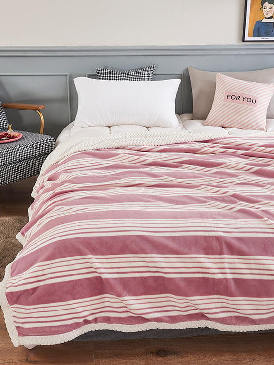 Chi Rong Yan Li Warm Milk Blanket