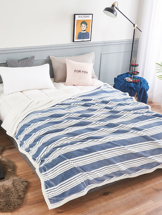 Chi Rong Yan Li Warm Milk Blanket