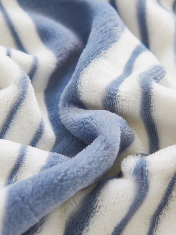 Chi Rong Yan Li Warm Milk Blanket