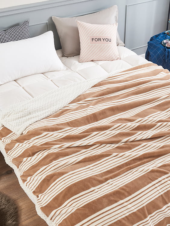 Chi Rong Yan Li Warm Milk Blanket