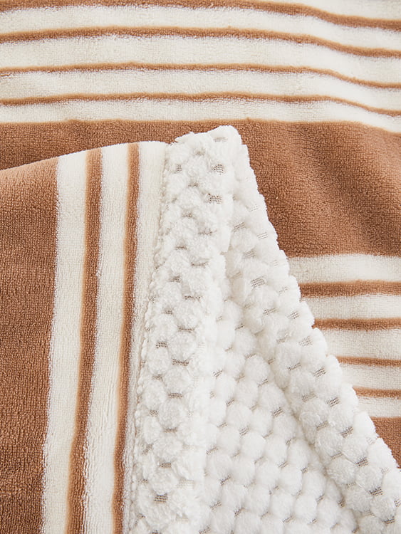 Chi Rong Yan Li Warm Milk Blanket
