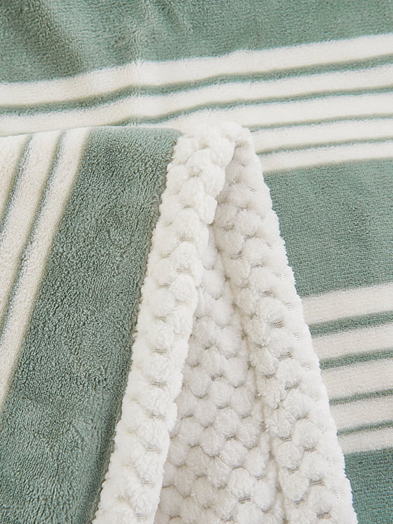 Chi Rong Yan Li Warm Milk Blanket
