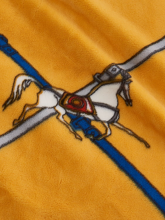 Chi Rong Yan Li Warm Milk Blanket