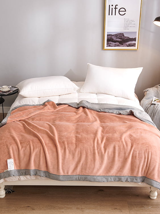 Chi Rong Yan Li Warm Milk Blanket