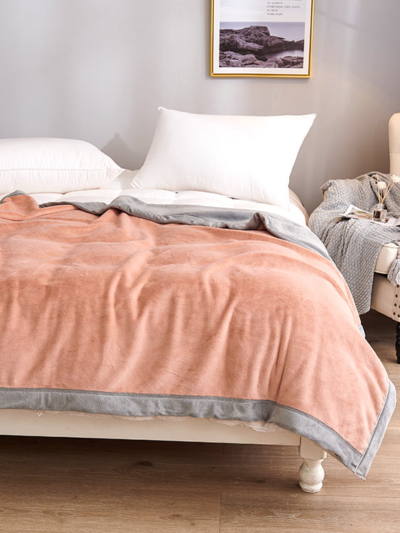 Chi Rong Yan Li Warm Milk Blanket