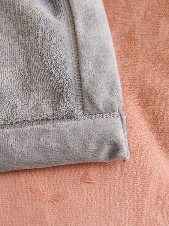 Chi Rong Yan Li Warm Milk Blanket