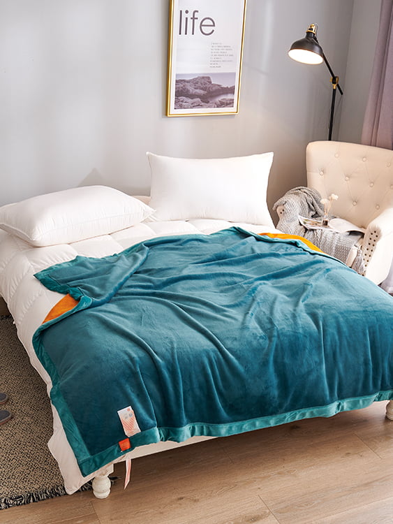 Chi Rong Yan Li Warm Milk Blanket