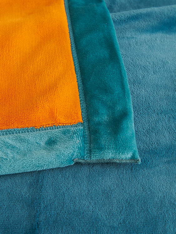Chi Rong Yan Li Warm Milk Blanket