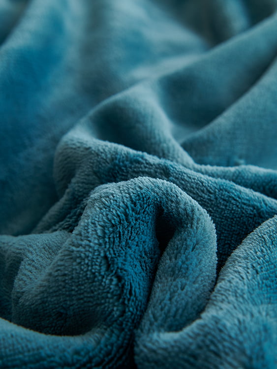 Chi Rong Yan Li Warm Milk Blanket