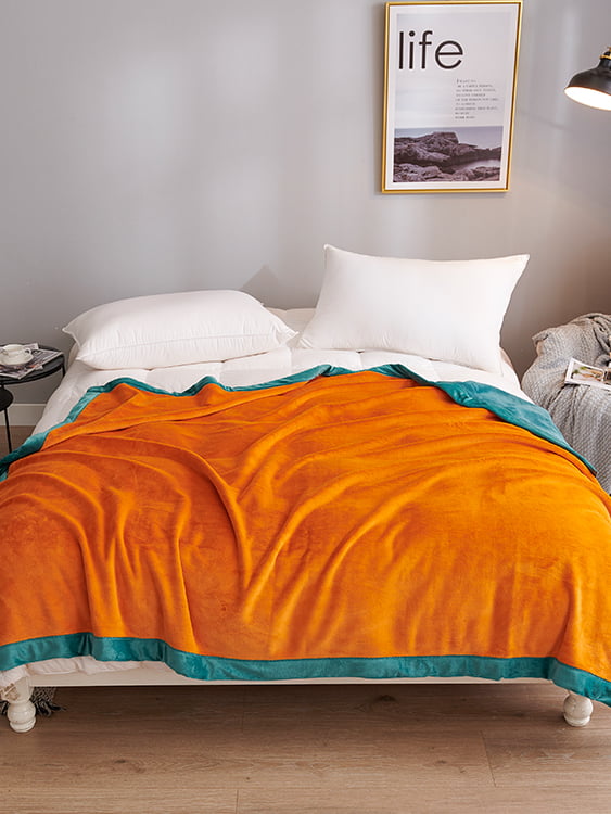 Chi Rong Yan Li Warm Milk Blanket