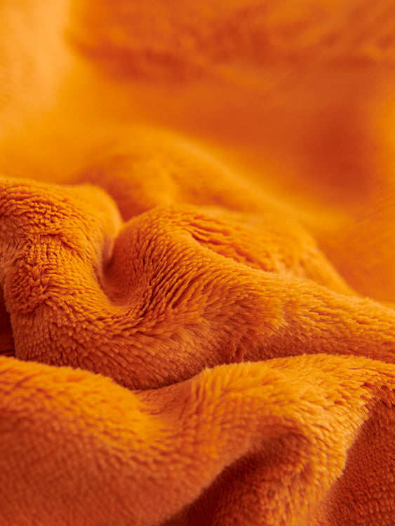 Chi Rong Yan Li Warm Milk Blanket