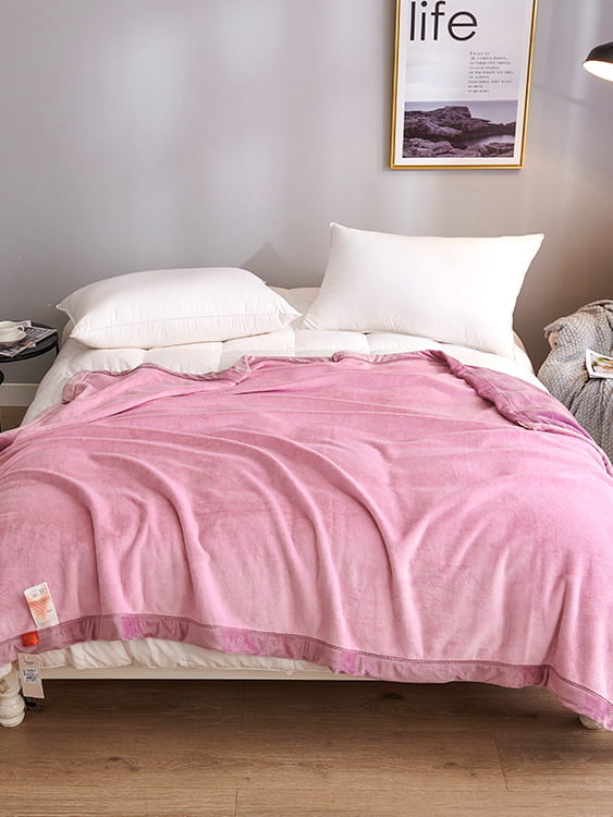 Chi Rong Yan Li Warm Milk Blanket
