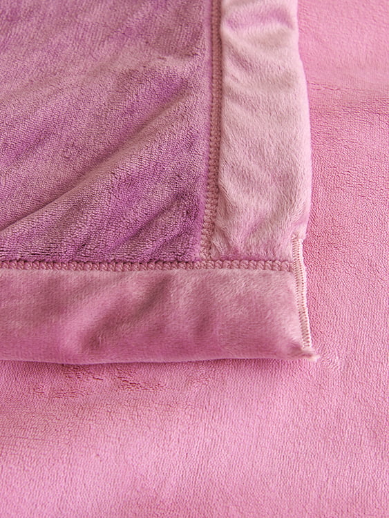 Chi Rong Yan Li Warm Milk Blanket