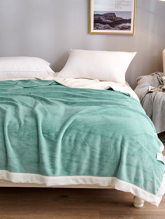 Chi Rong Yan Li Warm Milk Blanket
