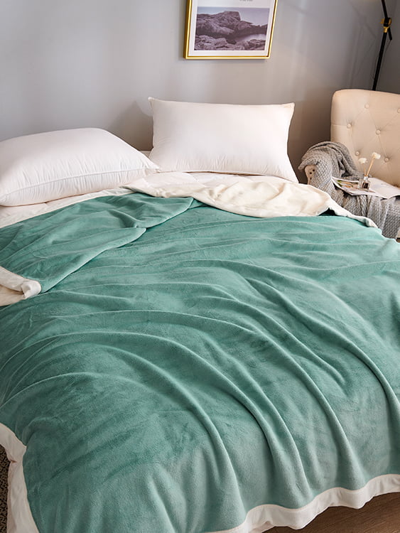 Chi Rong Yan Li Warm Milk Blanket