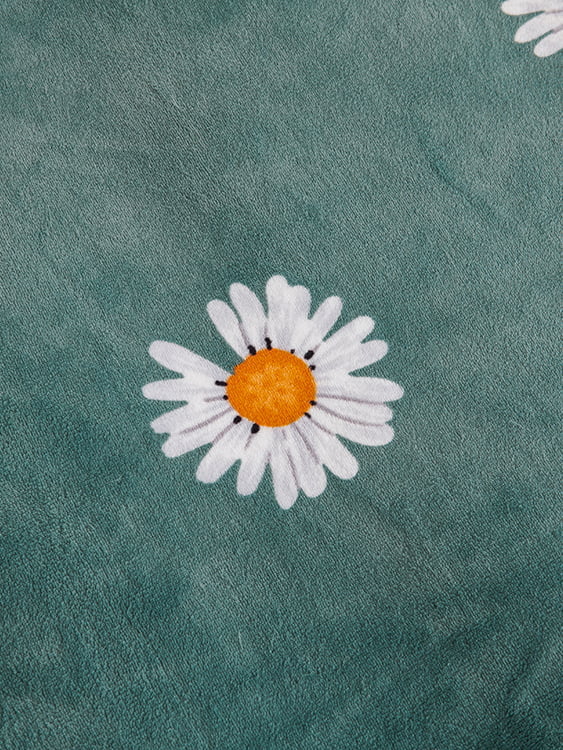Chi Rong Yan Li Warm Milk Blanket