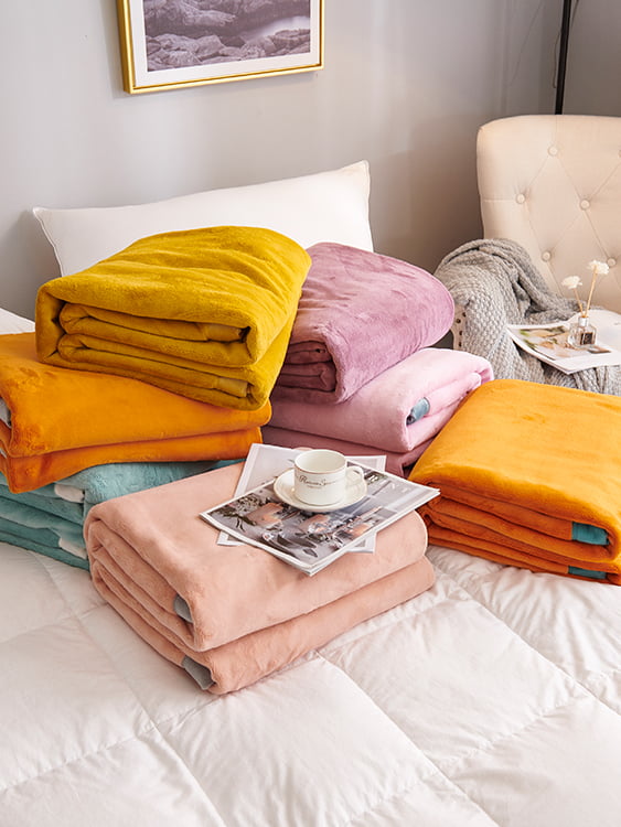 Chi Rong Yan Li Warm Milk Blanket