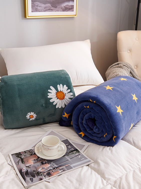 Chi Rong Yan Li Warm Milk Blanket