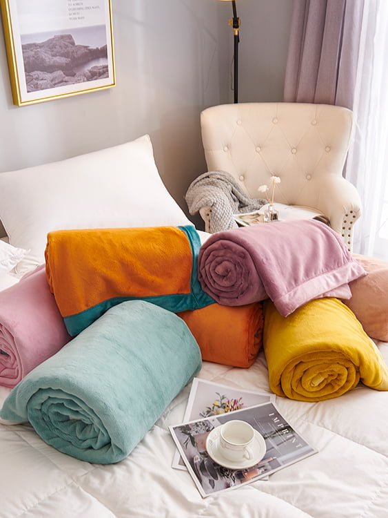 Chi Rong Yan Li Warm Milk Blanket