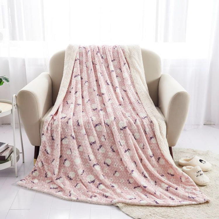 How to Choose a Blanket and Prints, Patterns, Solid Colors and Upholstery？