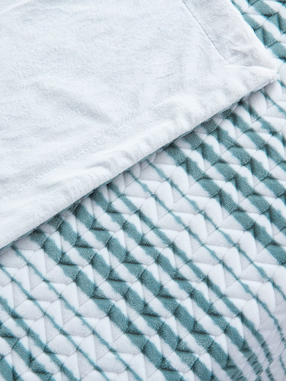 Jacquard-print flannel double blanket