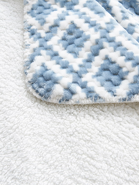 Jacquard-print flannel double blanket