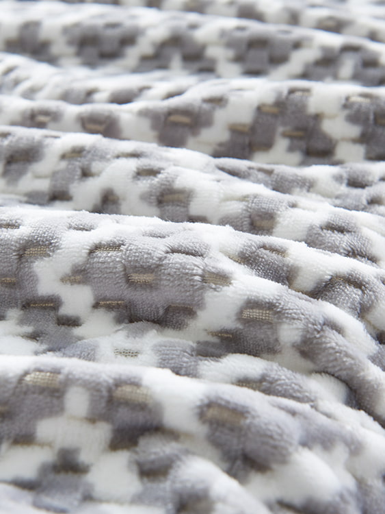 Jacquard-print flannel double blanket