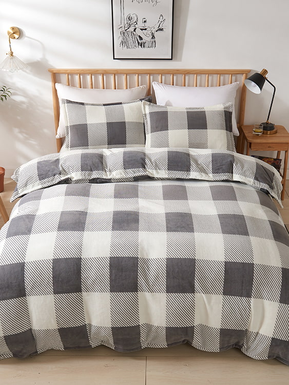 Four-piece set of printed milk velvet