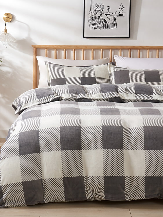 Four-piece set of printed milk velvet
