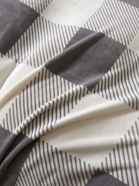 Four-piece set of printed milk velvet