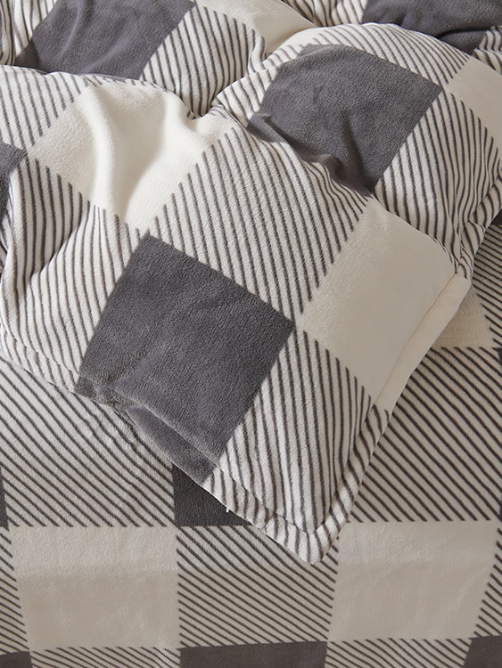 Four-piece set of printed milk velvet