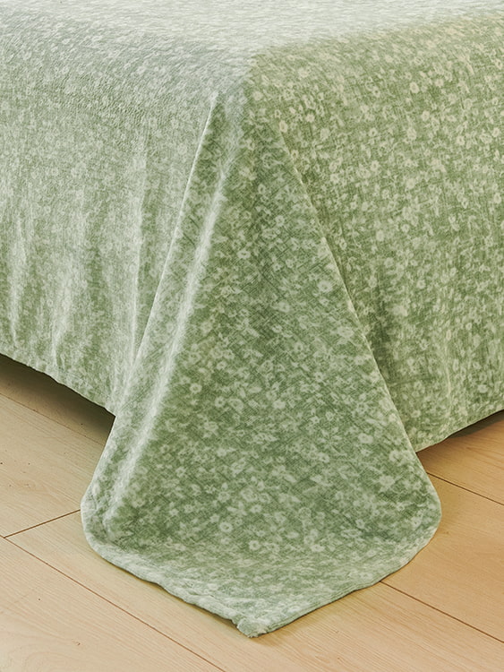 Four-piece set of printed milk velvet