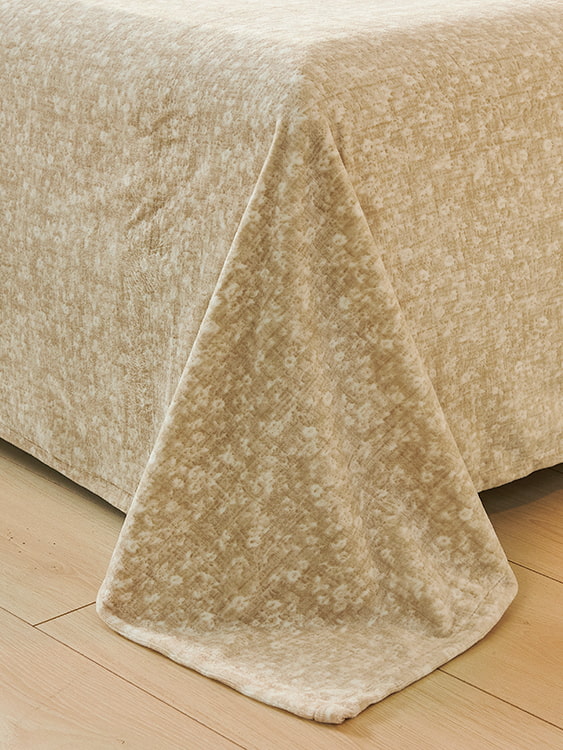 Four-piece set of printed milk velvet