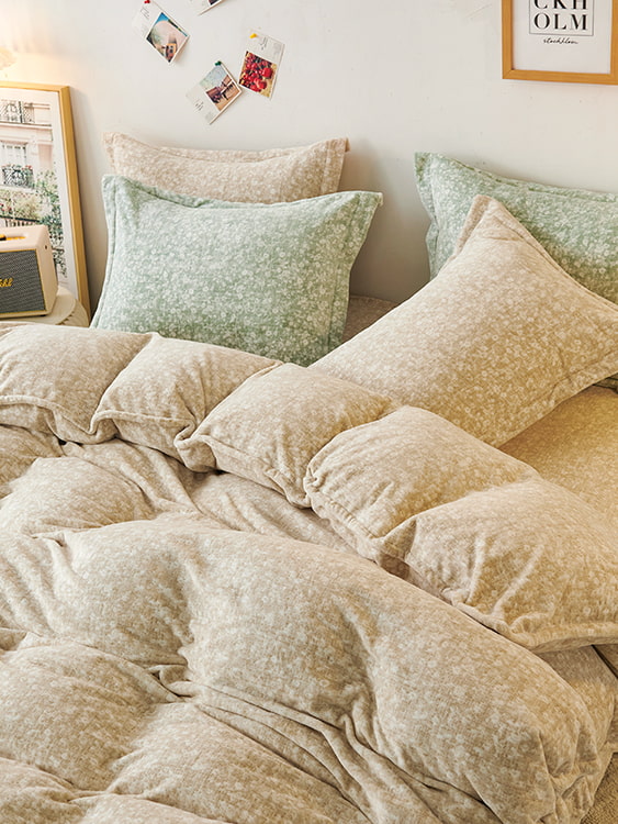 Four-piece milk velvet set