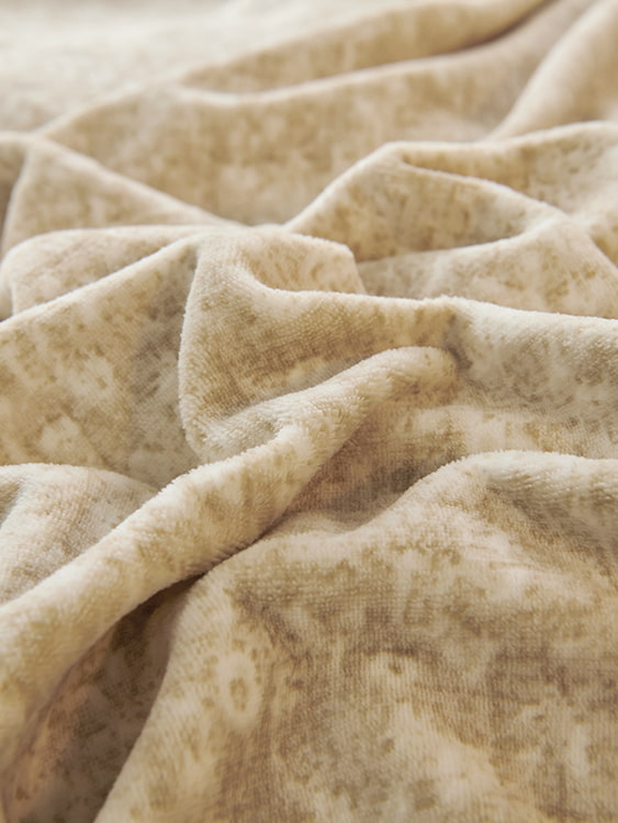 Four-piece set of printed milk velvet