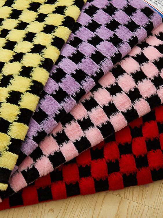 Jacquard rubbit fur with cationicyarn