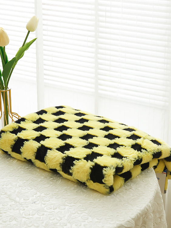 Jacquard rubbit fur with cationicyarn